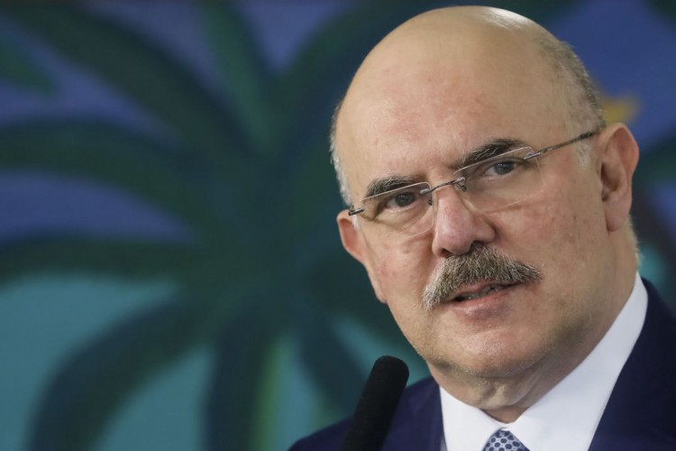 Ministro da Educação diz que alunos com deficiência 'atrapalham' demais estudantes