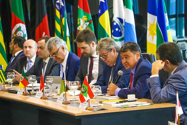 Governador do Piauí e de outros 24 estados se reúnem para defender democracia
