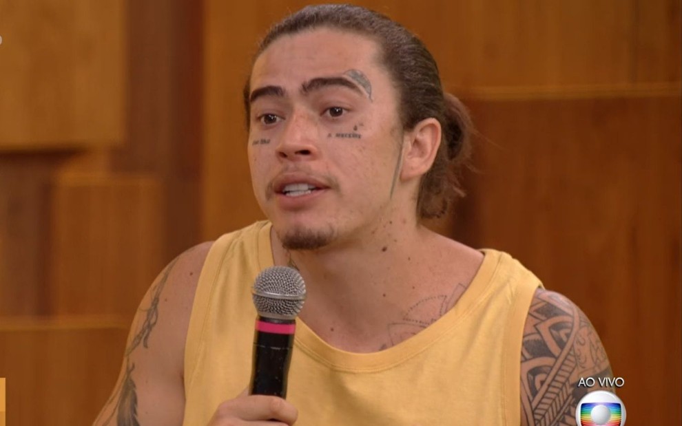 Whindersson Nunes anuncia livro que contará sobre sua vida