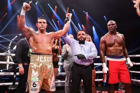 Vitor Belfort e Anderson Silva vencem Evander Holyfield e Tito Ortiz por nocaute