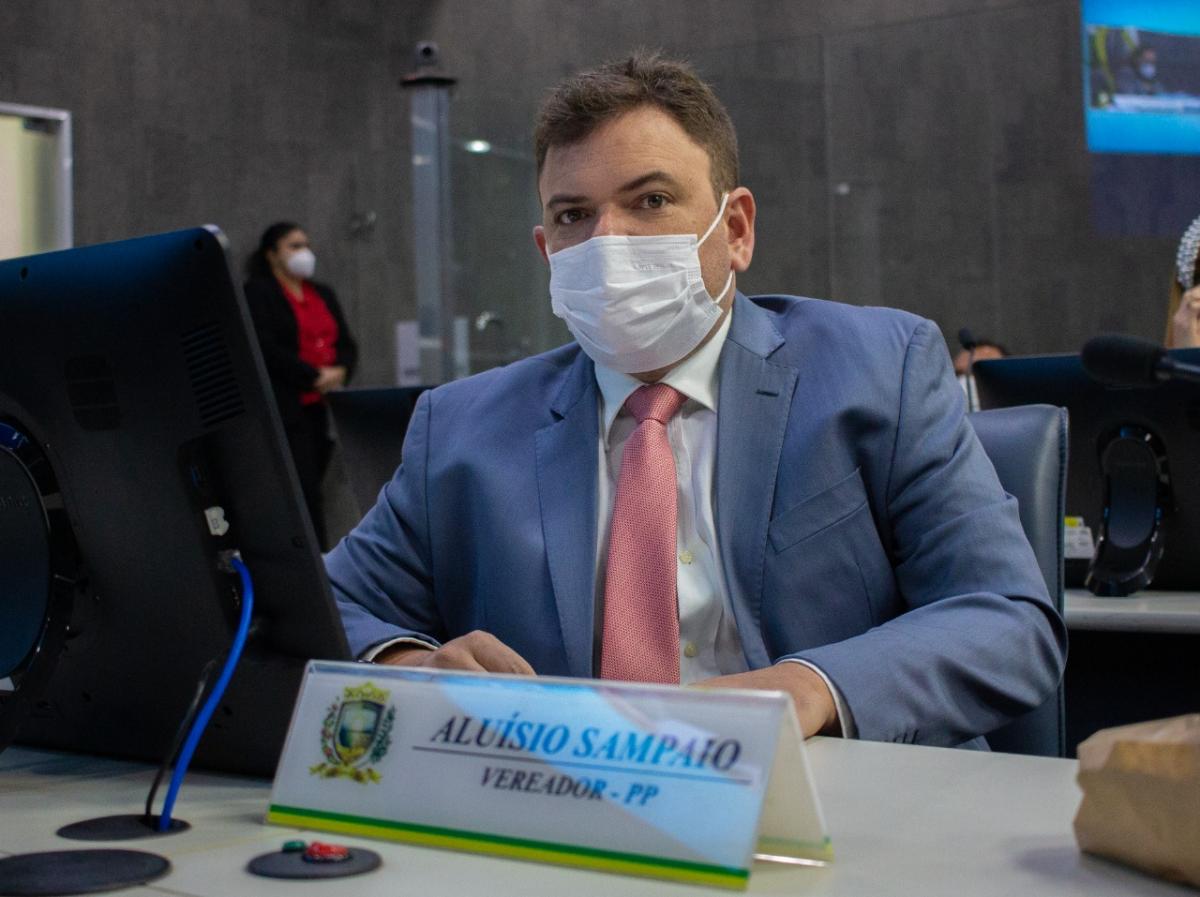 Aluísio Sampaio vota contra afastamento e corte de salário de servidor que se recusar a vacinação contra a Covid-19