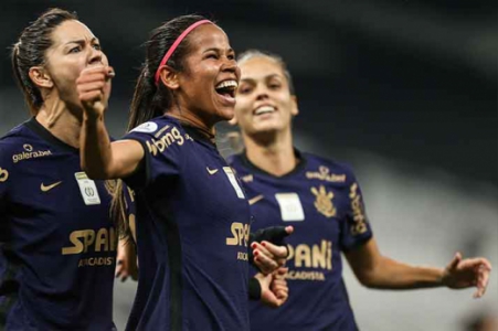 Corinthians vence Palmeiras no Brasileiro Feminino e conquista o tricampeonato