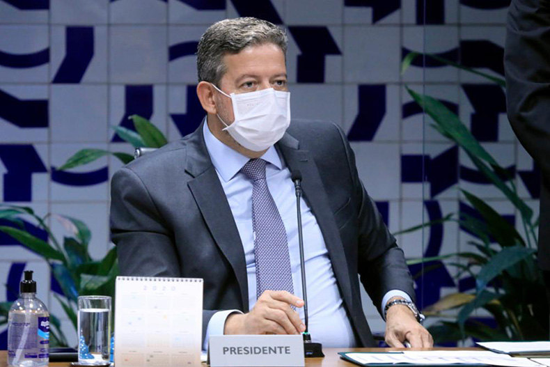 Lira promete votar ICMS de combustíveis na próxima quarta-feira (13)