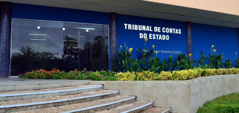 Treze municípios e dez Câmaras têm as contas bloqueadas pelo TCE