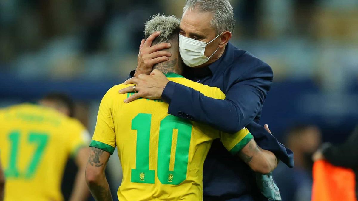 Tite elogia atuação de Neymar como líder da seleção brasileira: 'Bem marcado'