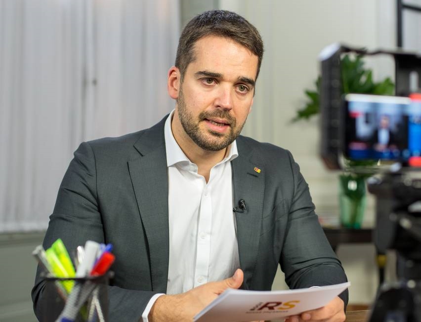 Em busca de apoio, pré-candidato à presidência Eduardo Leite vem a Teresina