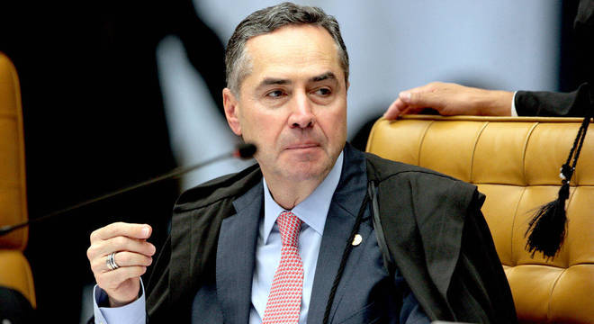 Presidente do TSE volta a defender regulamentação de redes sociais