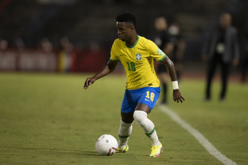 Vinícius Júnior é convocado para a Seleção Brasileira no lugar de Roberto Firmino