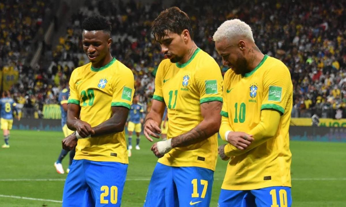 Com gol de Paquetá, Brasil vence Colômbia e garante vaga na Copa do Catar