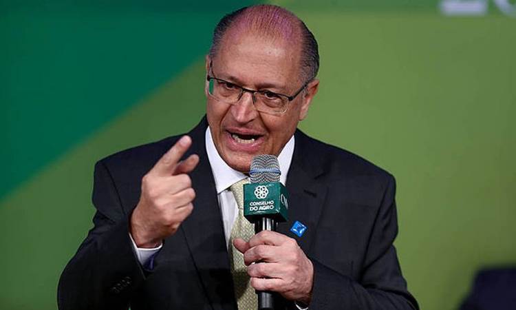 Alckmin não rechaça ser vice de Lula e diz que é preciso amadurecer conversas