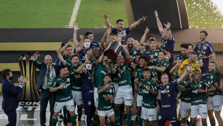Palmeiras vence Flamengo na prorrogação e é tricampeão da Libertadores
