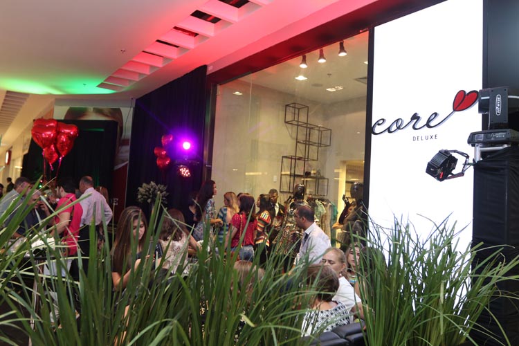 Core Deluxe recebe o primeiro opening da Lumière Forest nesta quarta (1)