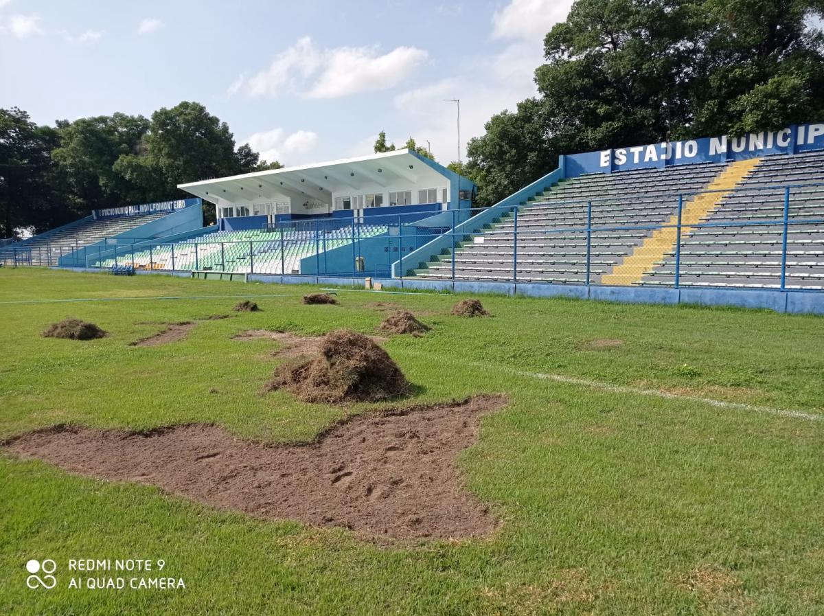 Estádio Lindolfo Monteiro passa por reformas estruturais