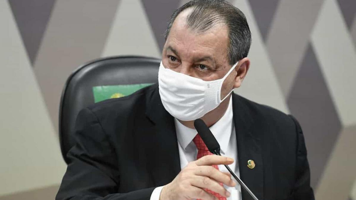 Deputado do AM entra com ação no STF contra Aziz por 'calúnia' na CPI da Covid