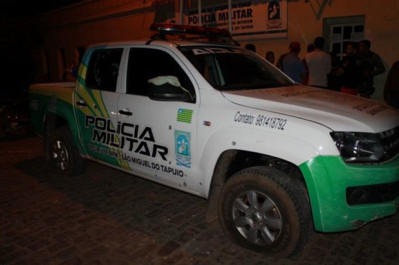 Criminosos fazem família refém durante arrastão em casa no bairro Marquês