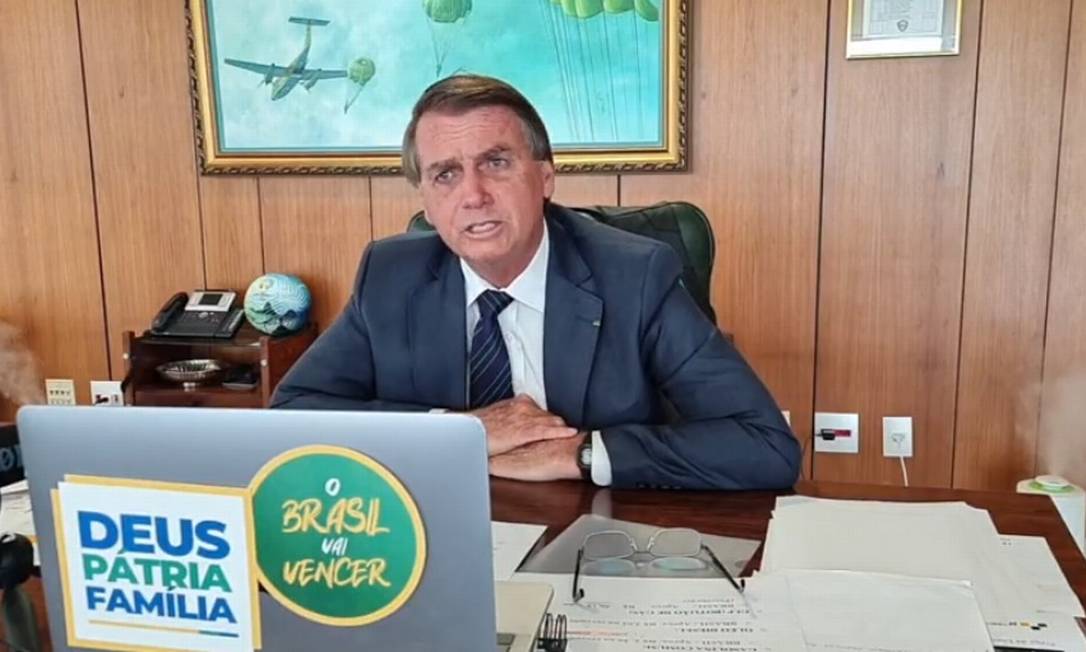 Presidente Bolsonaro chama técnicos da Anvisa de 