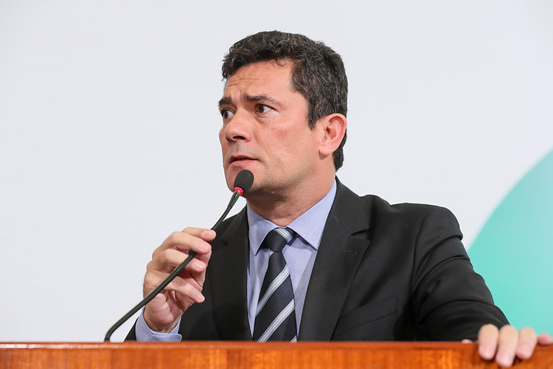 Com covid, Sérgio Moro exalta vacinação e diz que começou a sentir sintomas leves