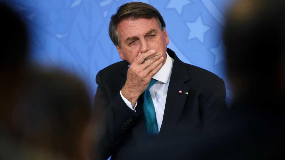 Ex-assessor de Bolsonaro é o 4º nome a apontar rachadinha em gabinetes do clã
