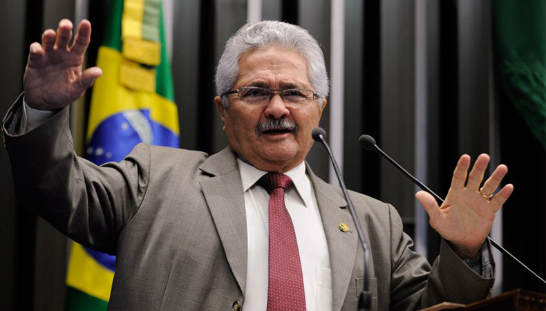 Elmano Férrer desiste de candidatura ao governo do Piauí