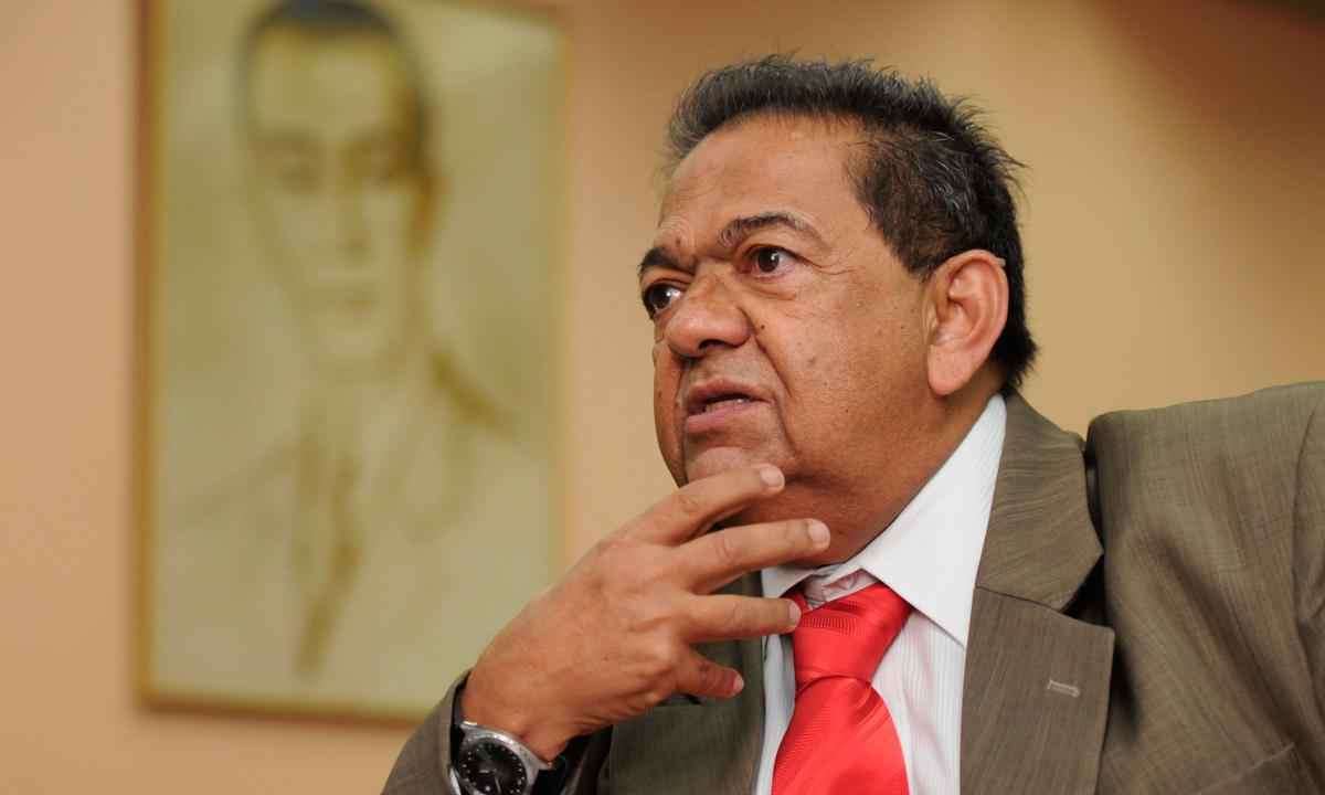 Morre o ex-deputado Tilden Santiago, um dos fundadores do PT, vítima de Covid