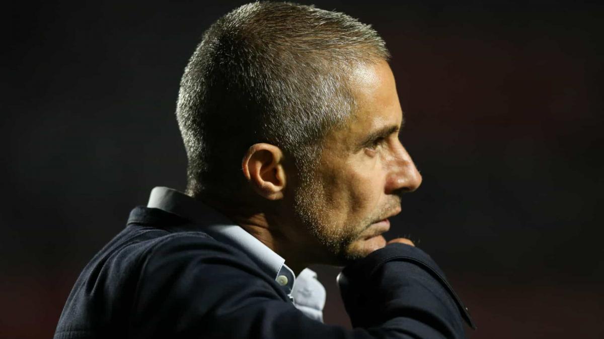 Técnico interino exalta herança de Sylvinho no Corinthians
