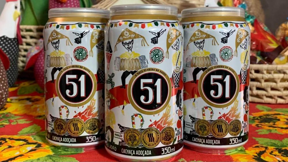 Cachaça tradicional brasileira lança versão em lata inspirada nas festas juninas