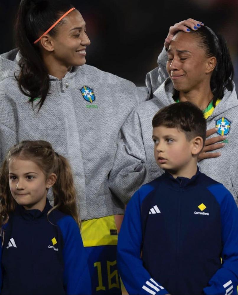 Meia da seleção brasileira, piauiense Adriana, comemora vitória do Brasil na Copa do Mundo Feminina