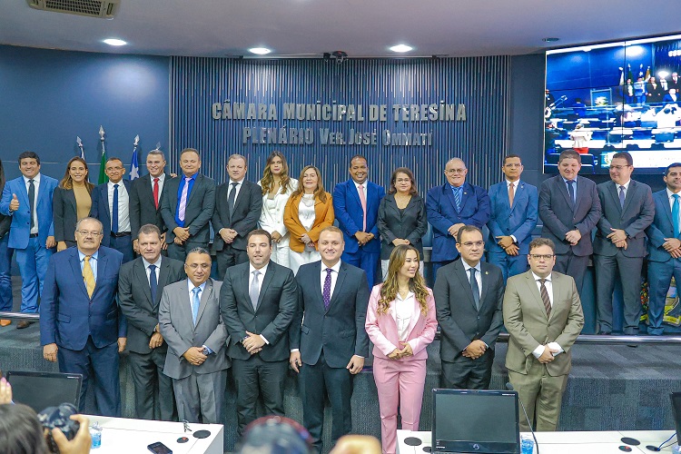 Vereadores fazem sessão de abertura do ano legislativo e Dr. Pessoa não comparece a cerimônia