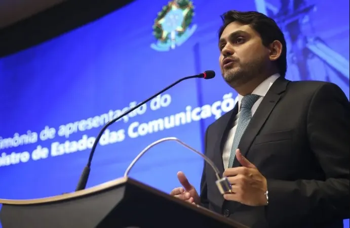 PF vê 'relação criminosa' entre ministro de Lula e empresário e encontra mensagens com contas para pagamento, diz jornal