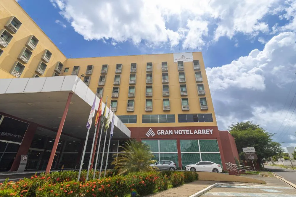 Rede Arrey Hotel valoriza a cultura piauiense e o crescimento do turismo com o Cidade Junina