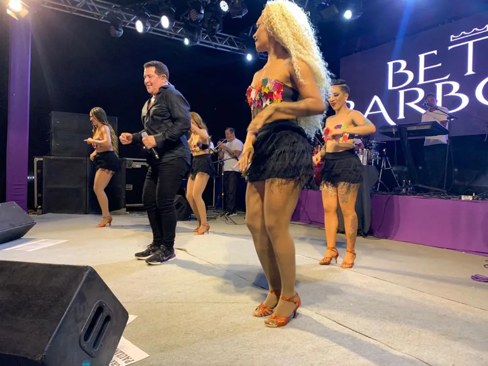 Beto Barbosa: o Rei da Lambada anima a primeira noite da Cidade Junina