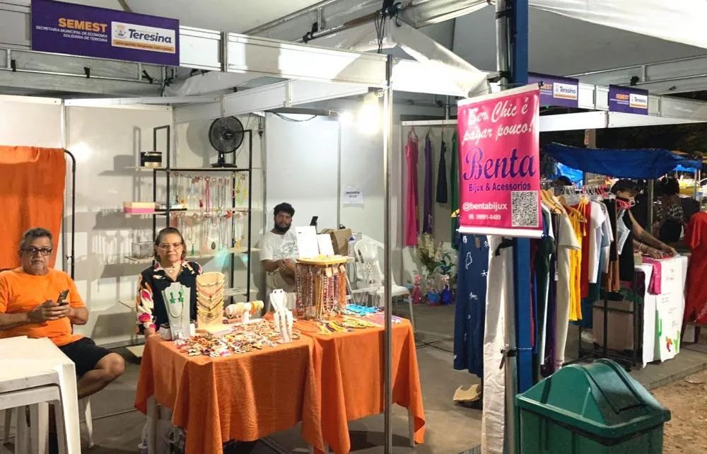 Artesãos de Teresina comercalizam seus produtos na Cidade Junina