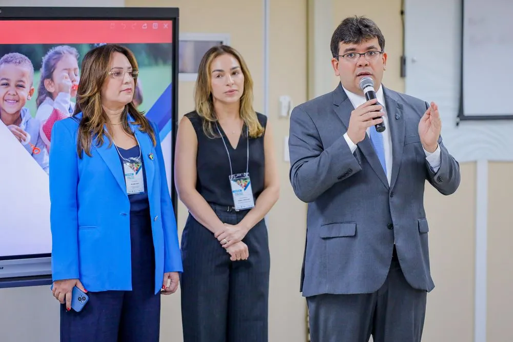 "Investir na primeira infância é prioridade", diz Rafael Fonteles em abertura de capacitação para gestores estaduais