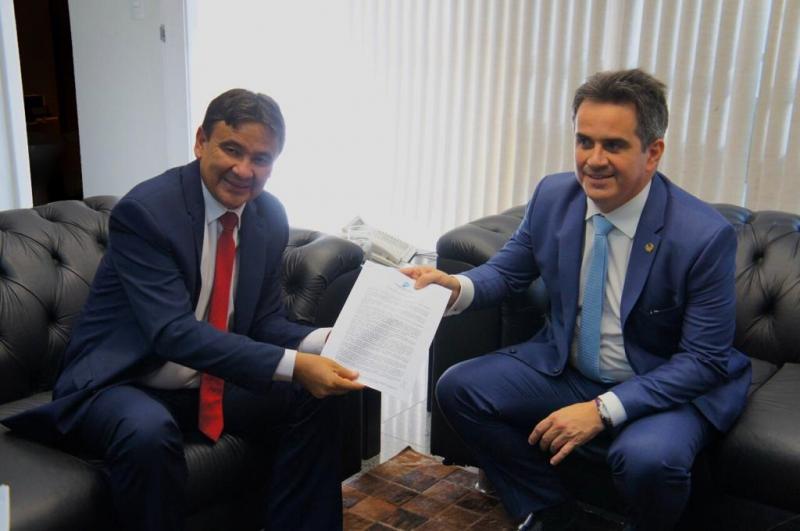Pressão na base: Ciro Nogueira entrega carta com 'recomendações' à Wellington Dias