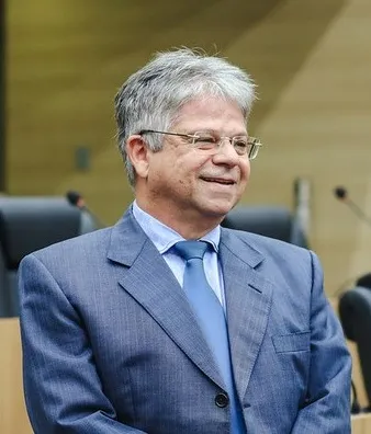 Gustavo Neiva requer informações sobre escritórios da Investe e Porto Piauí