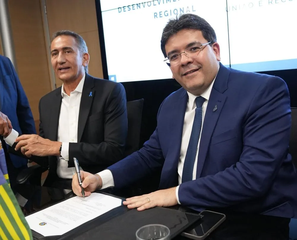 Rafael Fonteles e ministro Waldez Góes assinam ordem de serviço para construção da Barragem Nova Algodões no Piauí