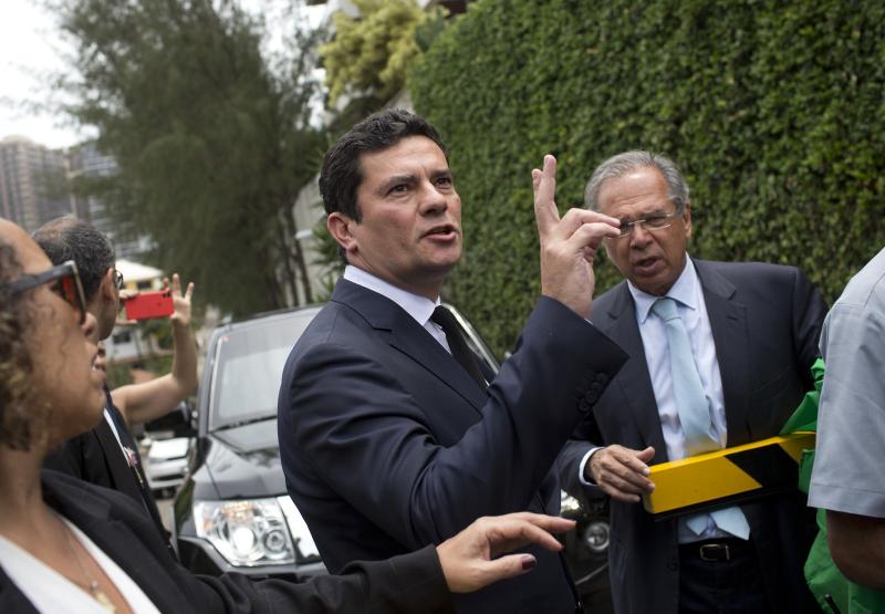 Moro aceita convite e ganha 'liberdade total' para comandar Ministério da Justiça e Segurança Pública