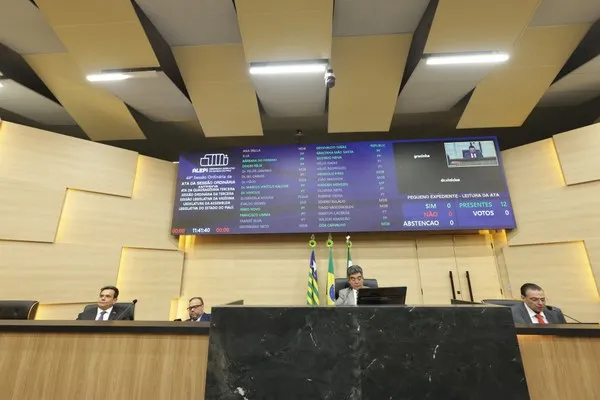 Plenário aprova requerimento de informações sobre contrato de R$54 milhões do Governo