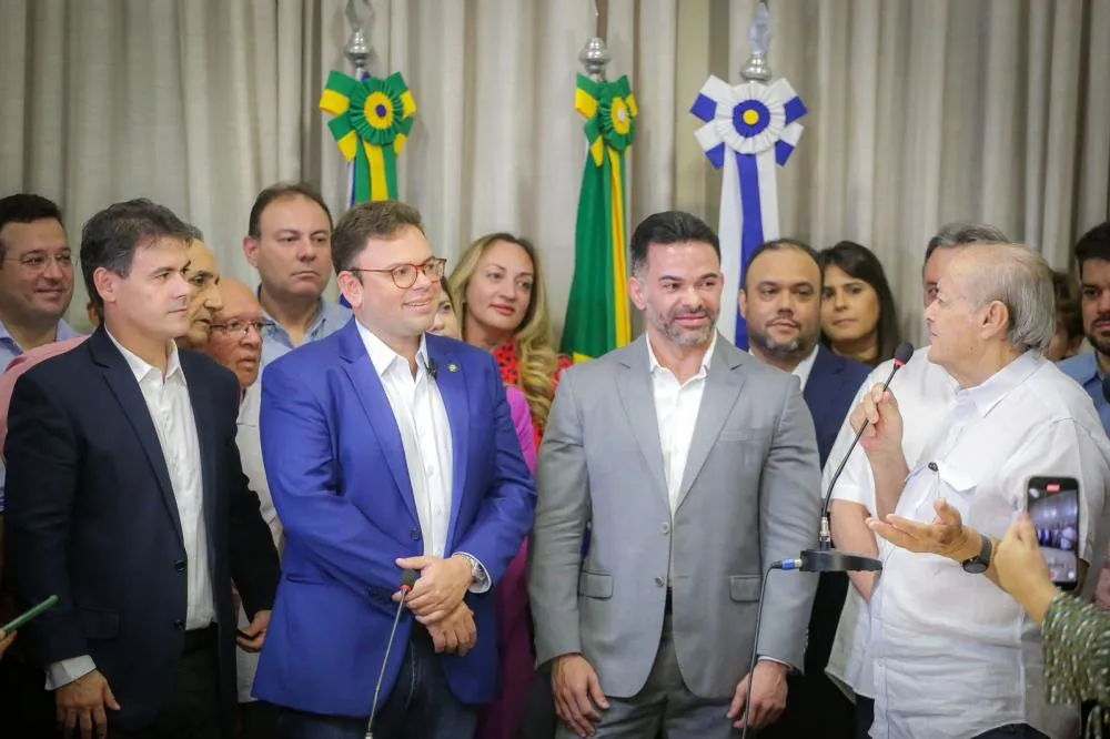 Prefeito Silvio Mendes empossa novos secretários municipais; veja mudanças