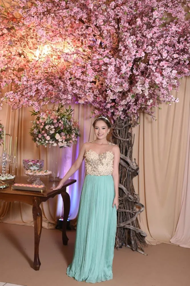 Laurinha: a debutante mais linda de 2025!