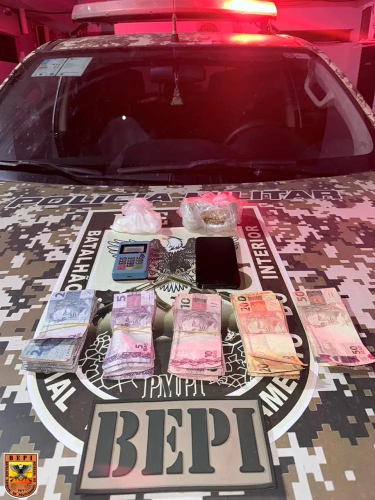 Polícia Militar apreende drogas e dinheiro em bar na zona Norte de Teresina