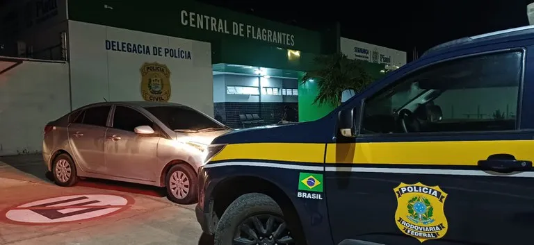 PRF recupera veículo com registro de roubo em Minas Gerais transitando em Parnaíba