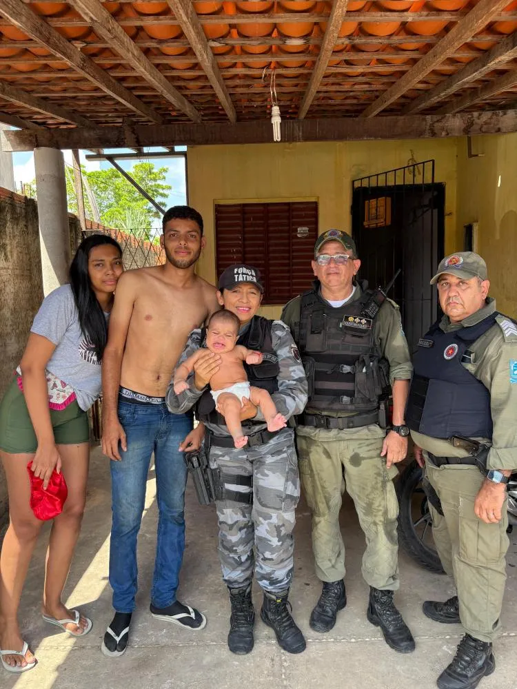 Bebê engasgado é salvo por equipe da Polícia Militar na zona Sul de Teresina