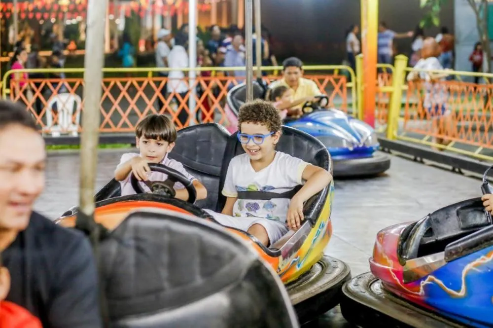 Parque de diversões leva alegria para toda a família na Cidade Junina 2026