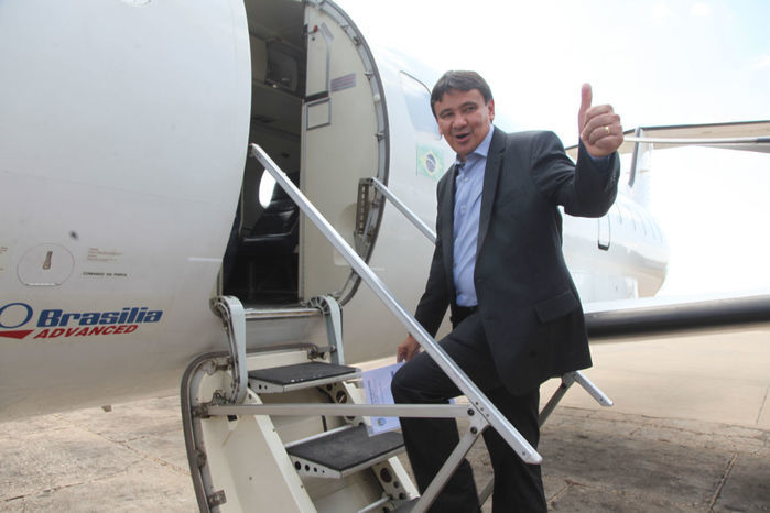 Com o estado em caos, deputados levantam críticas ao contrato de jato e helicóptero