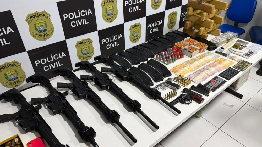 PM prende três e apreende armas, drogas e munições em residência na zona Centro-Sul de Teresina