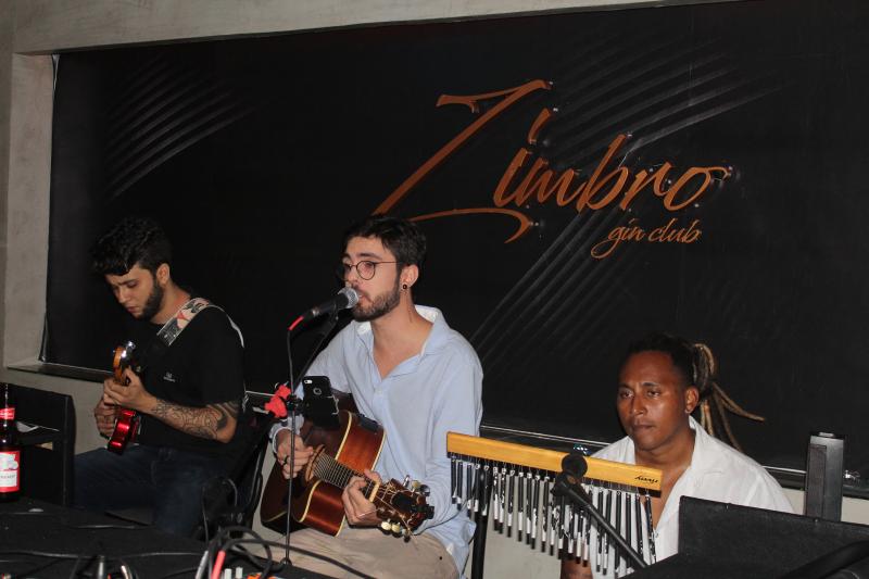 Restaurante Zimbro recebe prévia da Lùmiere