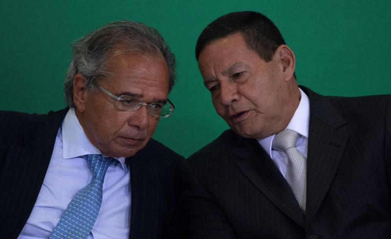 Filho de vice Mourão vira assessor especial no Banco do Brasil e triplica o salário