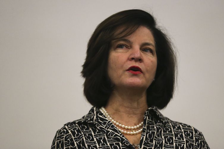 Procuradora pede inquérito contra 18 parlamentares na Lava Jato