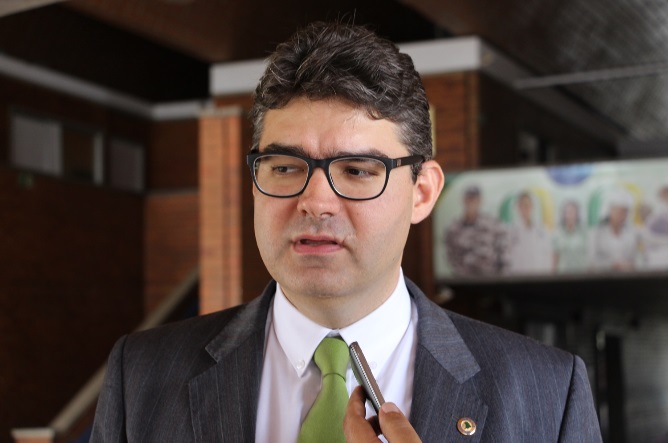 Luciano Nunes sobre candidatura de Firmino ao governo: 'Não consideramos essa possibilidade'